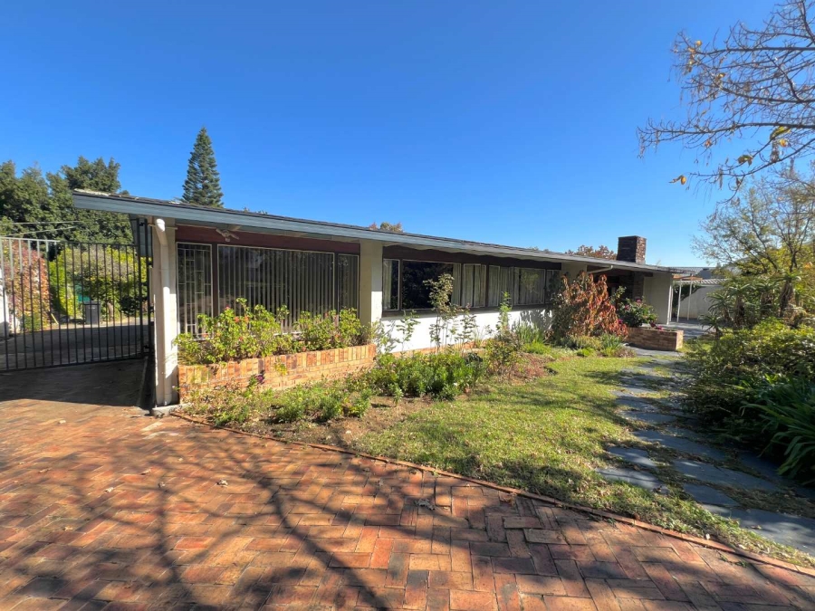 4 Bedroom Property for Sale in Uniepark Western Cape